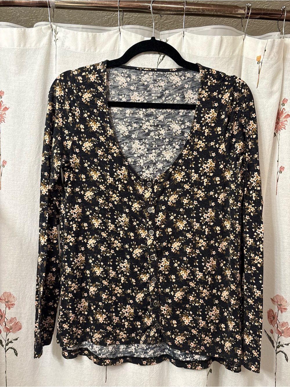 American Eagle Outfitters Black Floral Button-Front Top